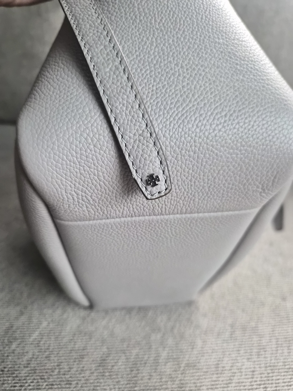Tory Burch Small Romy Tote Light Gray - Picture 4 of 7